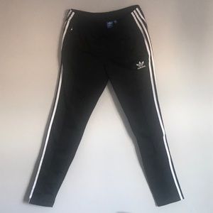 LIGHTLY USED/ALMOST NEW Adidas soccer/track paints